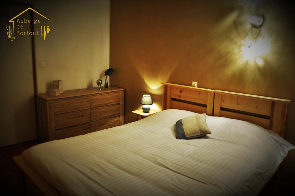 Auberge De Portout Chanaz Room photo
